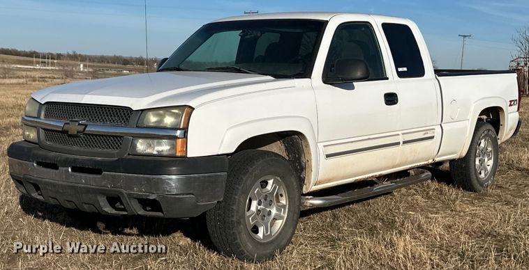 image for item ER8480 2005 Chevrolet Silverado 1500  Ext. Cab pickup truck