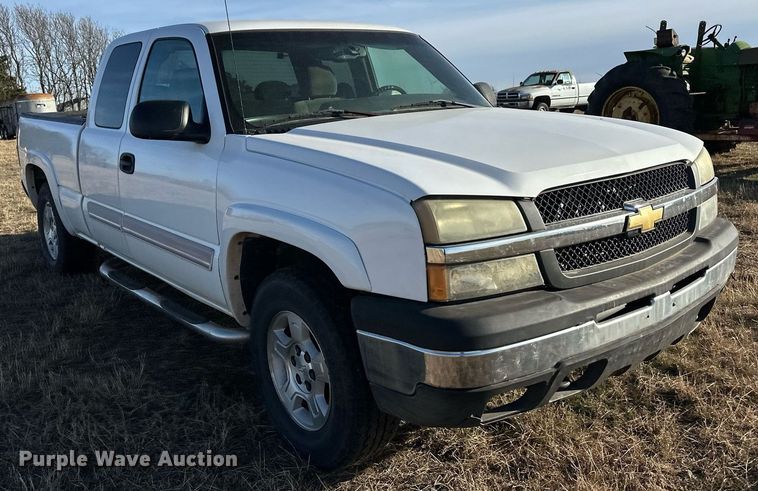 image for item ER8480 2005 Chevrolet Silverado 1500  Ext. Cab pickup truck