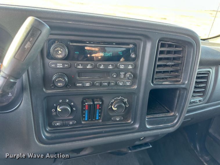 image for item ER8480 2005 Chevrolet Silverado 1500  Ext. Cab pickup truck