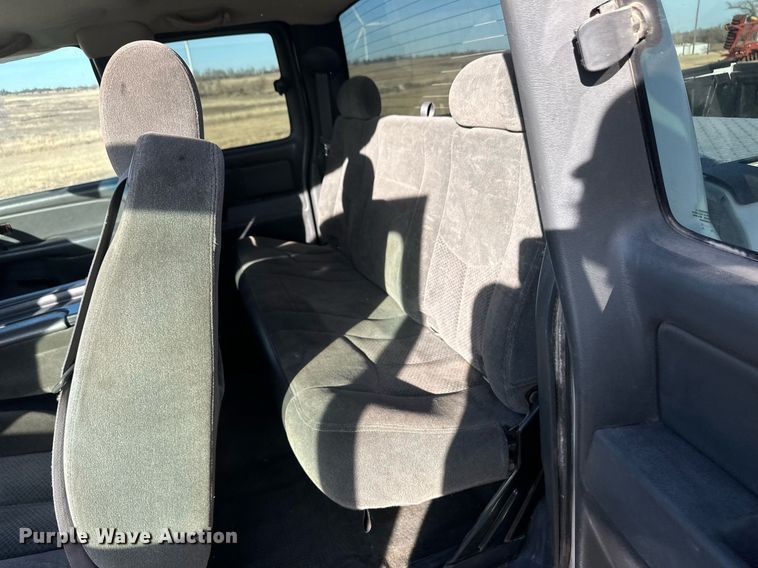 image for item ER8480 2005 Chevrolet Silverado 1500  Ext. Cab pickup truck