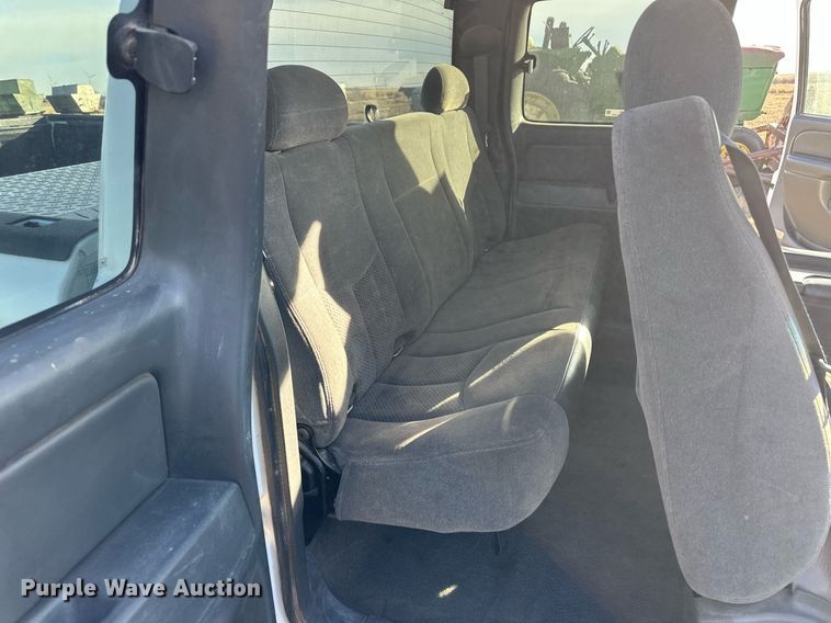 image for item ER8480 2005 Chevrolet Silverado 1500  Ext. Cab pickup truck