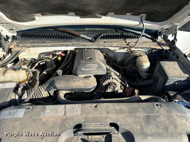 image for item ER8480 2005 Chevrolet Silverado 1500  Ext. Cab pickup truck