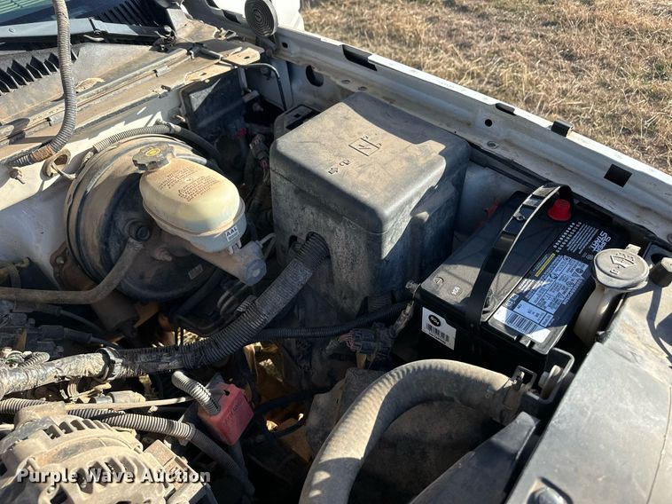 image for item ER8480 2005 Chevrolet Silverado 1500  Ext. Cab pickup truck