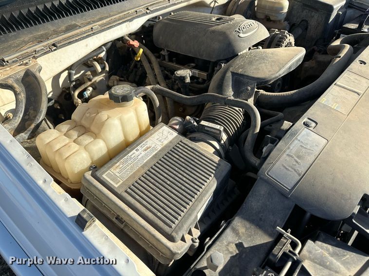 image for item ER8480 2005 Chevrolet Silverado 1500  Ext. Cab pickup truck