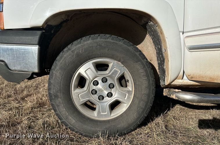 image for item ER8480 2005 Chevrolet Silverado 1500  Ext. Cab pickup truck