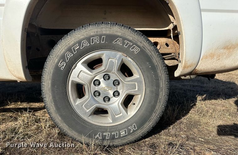 image for item ER8480 2005 Chevrolet Silverado 1500  Ext. Cab pickup truck