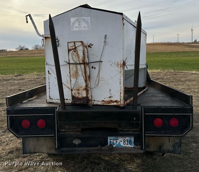 image for item ER8498 2005 Chevrolet Silverado 2500HD bale bed pickup truck