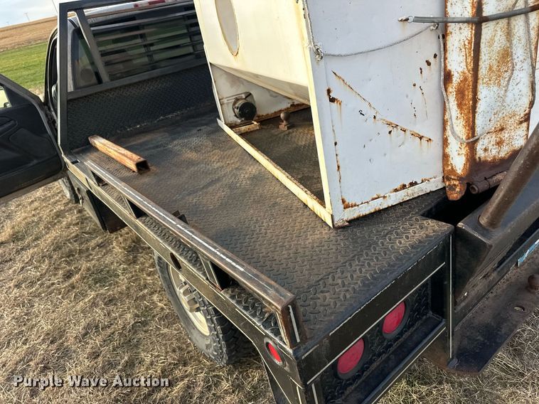 image for item ER8498 2005 Chevrolet Silverado 2500HD bale bed pickup truck