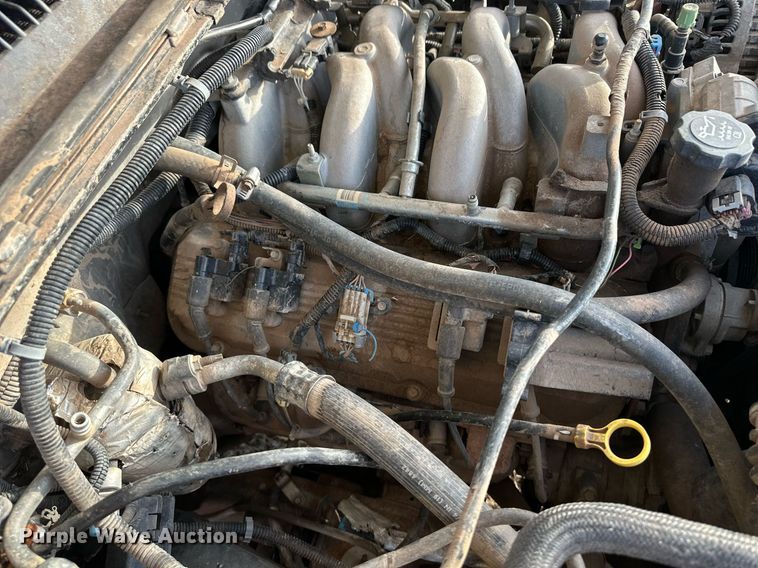 image for item ER8498 2005 Chevrolet Silverado 2500HD bale bed pickup truck