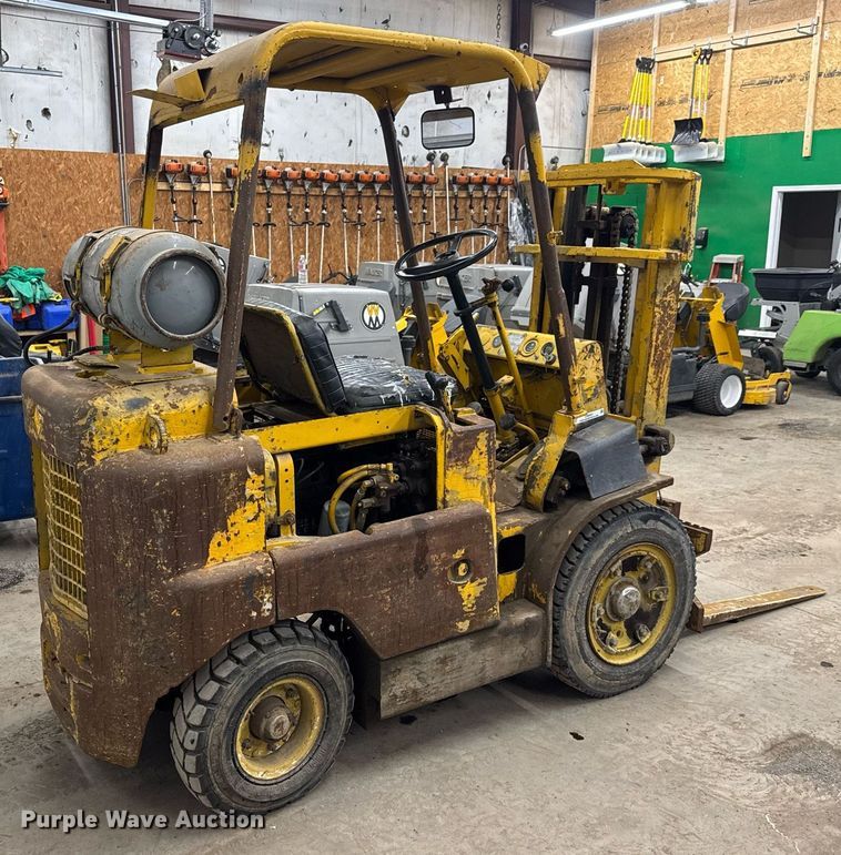 image for item LH9451 Allis-Chalmers FPL40-24 forklift