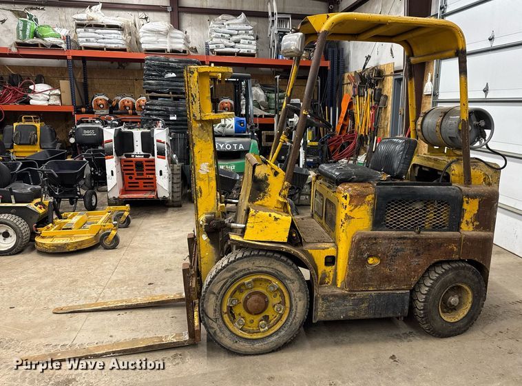image for item LH9451 Allis-Chalmers FPL40-24 forklift