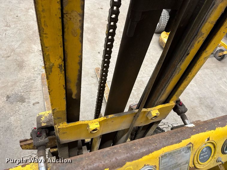 image for item LH9451 Allis-Chalmers FPL40-24 forklift