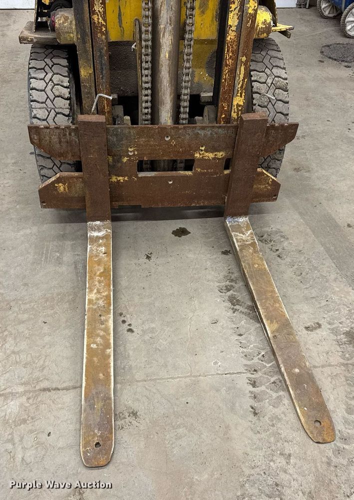 image for item LH9451 Allis-Chalmers FPL40-24 forklift