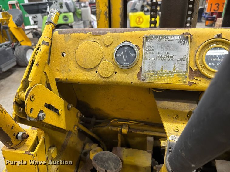 image for item LH9451 Allis-Chalmers FPL40-24 forklift