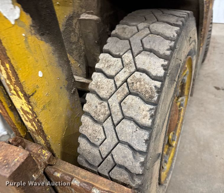 image for item LH9451 Allis-Chalmers FPL40-24 forklift