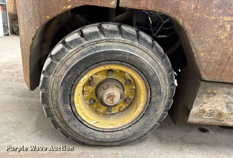 image for item LH9451 Allis-Chalmers FPL40-24 forklift