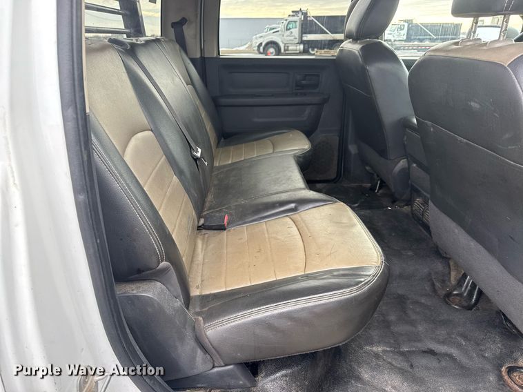 image for item LH9455 2011 Dodge Ram 4500HD Crew Cab flatbed truck