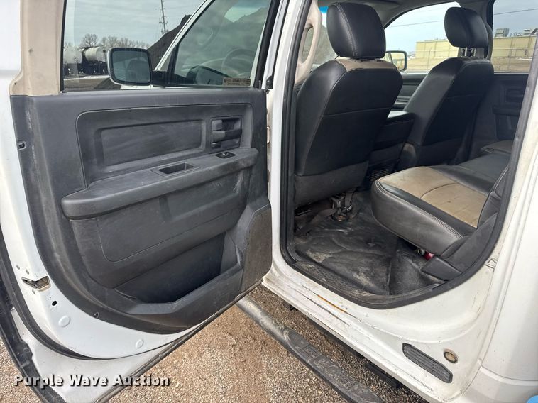 image for item LH9455 2011 Dodge Ram 4500HD Crew Cab flatbed truck