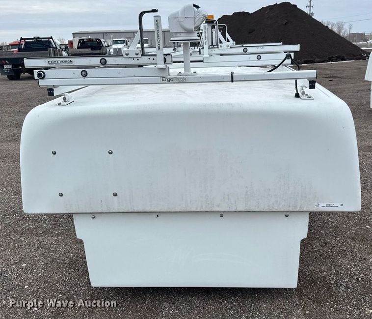 image for item LH9457 Maranda M-170 pickup truck topper