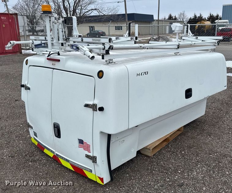 image for item LH9457 Maranda M-170 pickup truck topper