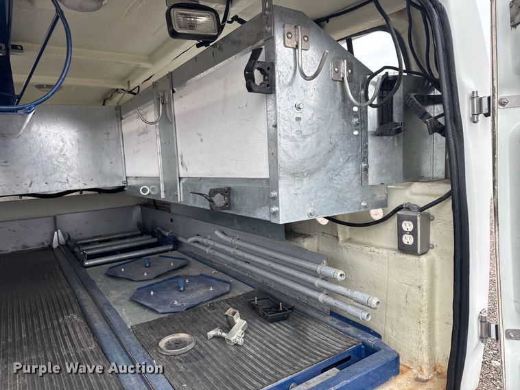 image for item LH9457 Maranda M-170 pickup truck topper