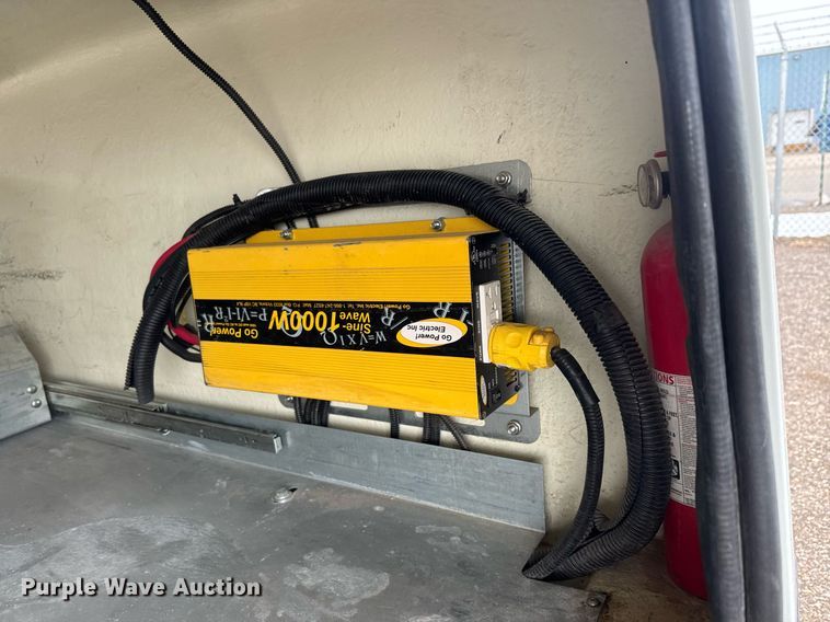 image for item LH9457 Maranda M-170 pickup truck topper