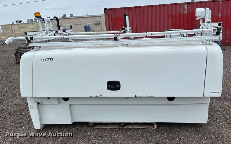 image for item LH9458 Maranda  M-170 pickup truck topper