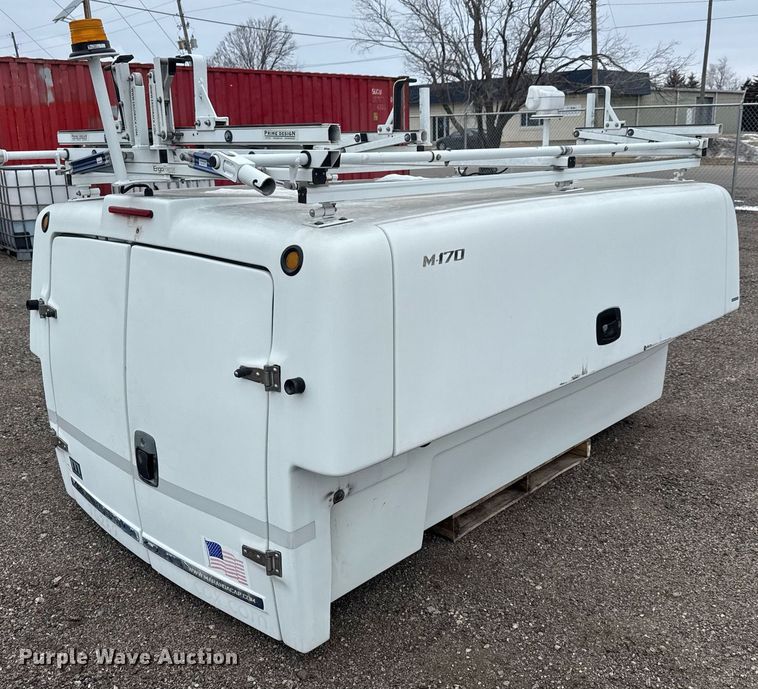 image for item LH9458 Maranda  M-170 pickup truck topper