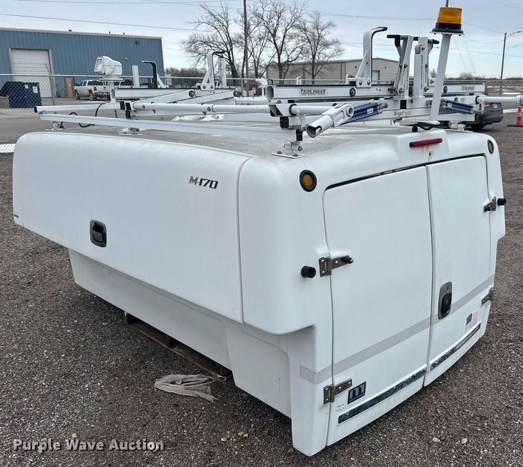 image for item LH9458 Maranda  M-170 pickup truck topper