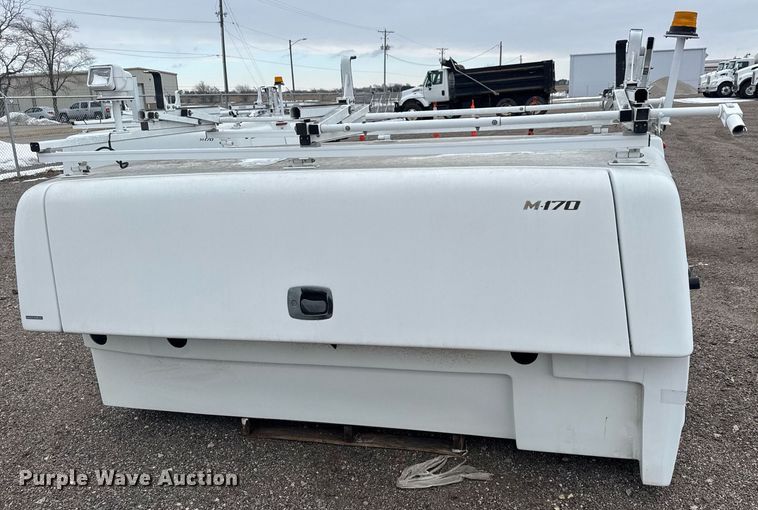 image for item LH9458 Maranda  M-170 pickup truck topper