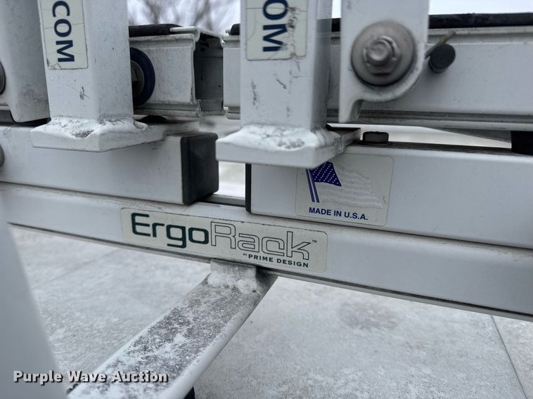 image for item LH9458 Maranda  M-170 pickup truck topper