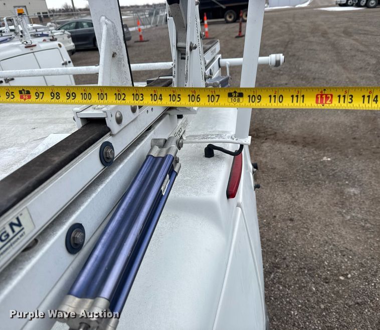 image for item LH9458 Maranda  M-170 pickup truck topper