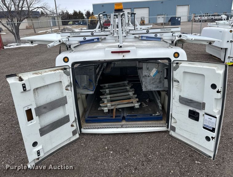 image for item LH9458 Maranda  M-170 pickup truck topper