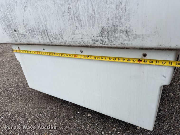 image for item LH9458 Maranda  M-170 pickup truck topper