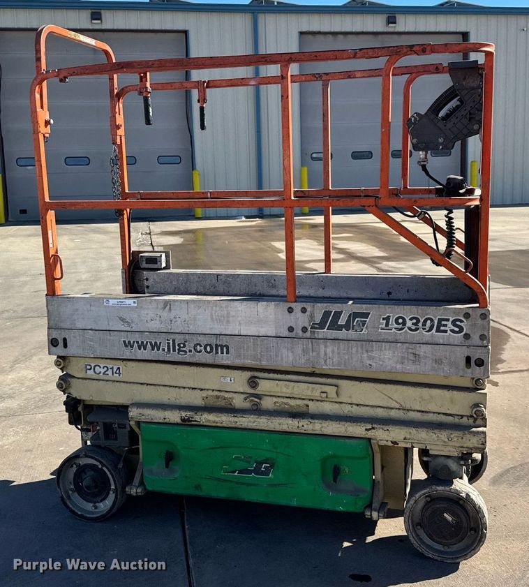 image for item LH9471 2004 JLG 1930ES scissor lift