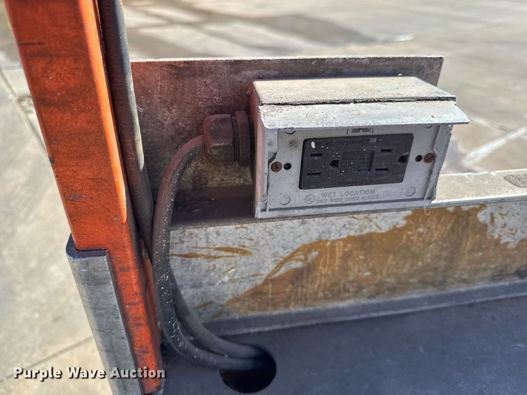 image for item LH9471 2004 JLG 1930ES scissor lift