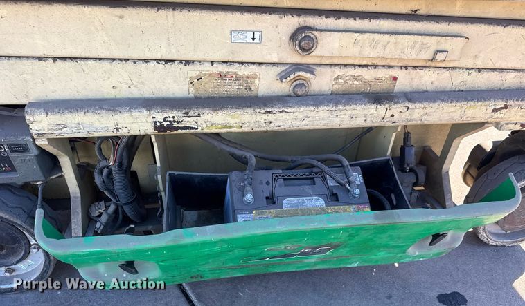 image for item LH9471 2004 JLG 1930ES scissor lift