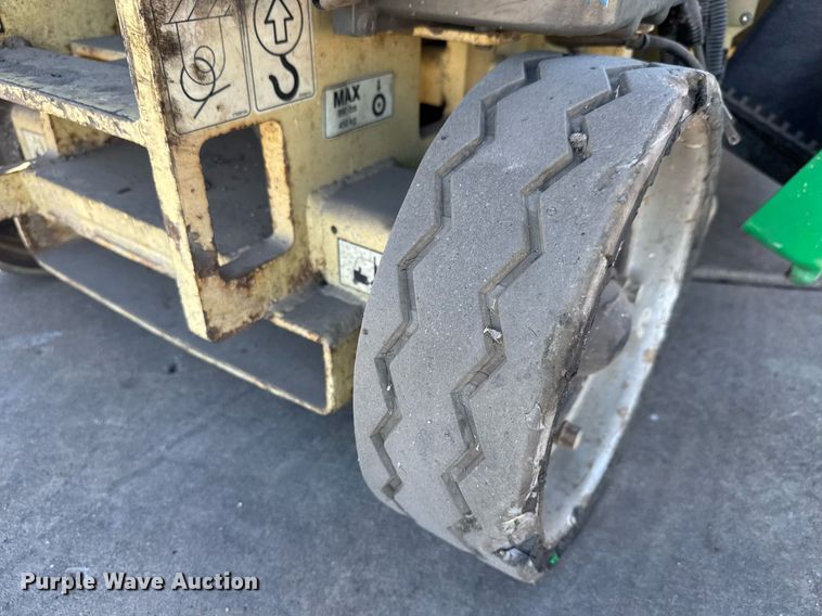 image for item LH9471 2004 JLG 1930ES scissor lift