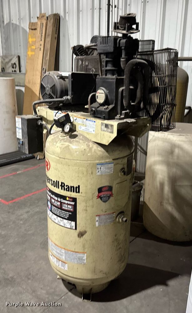 image for item LH9472 Ingersoll Rand TS7NT7.5 air compressor