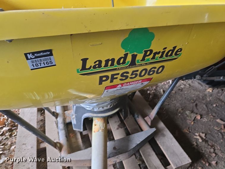image for item NI9469 Land Pride spreader