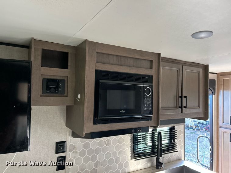 image for item NJ9734 2022 Highland Ridge Olympia camper