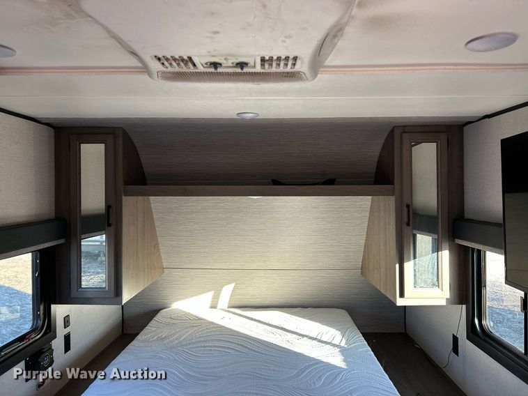 image for item NJ9734 2022 Highland Ridge Olympia camper