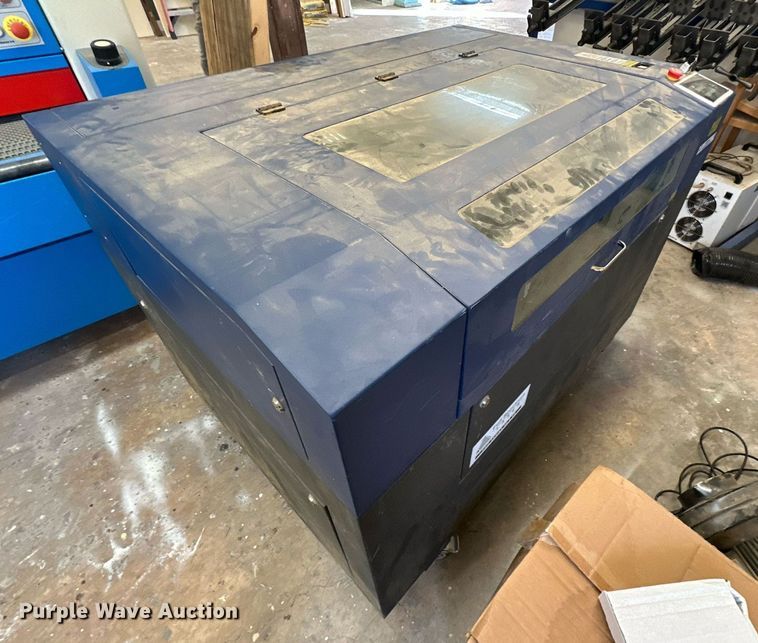 image for item NQ9165 Full Spectrum laser engraving cutting machine