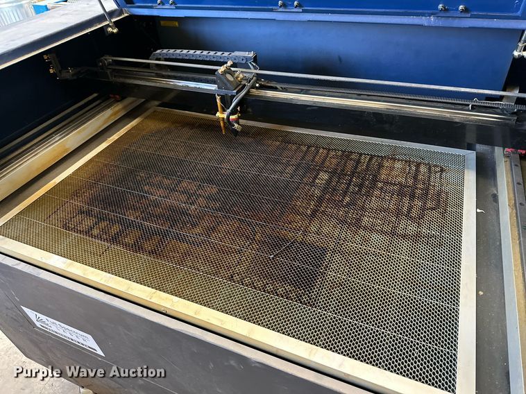 image for item NQ9165 Full Spectrum laser engraving cutting machine