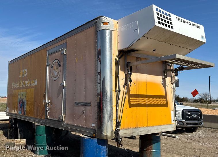 image for item OK9521 2003 Morgan GVSR09122096 refrigerated box bed 