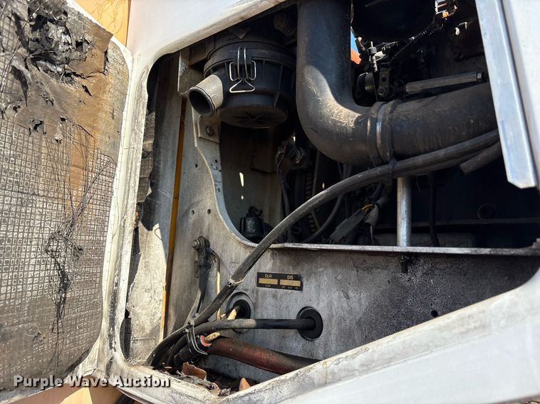 image for item OK9521 2003 Morgan GVSR09122096 refrigerated box bed 