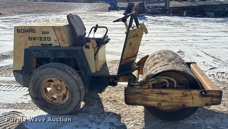 image for item DH9759 1991 Bomag BW122 D single drum roller