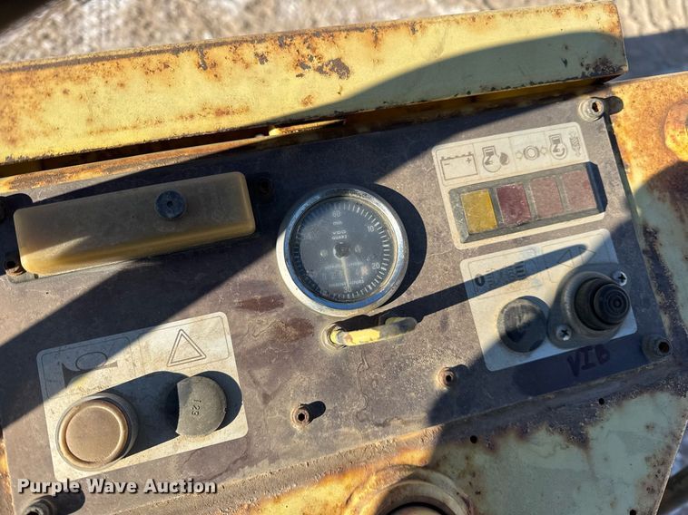 image for item DH9759 1991 Bomag BW122 D single drum roller