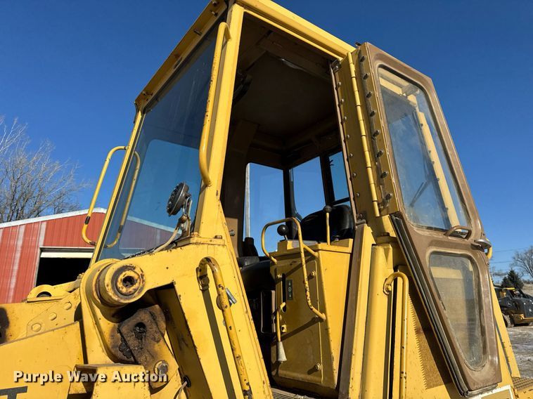 image for item DH9760 1986 Caterpillar 943 track loader