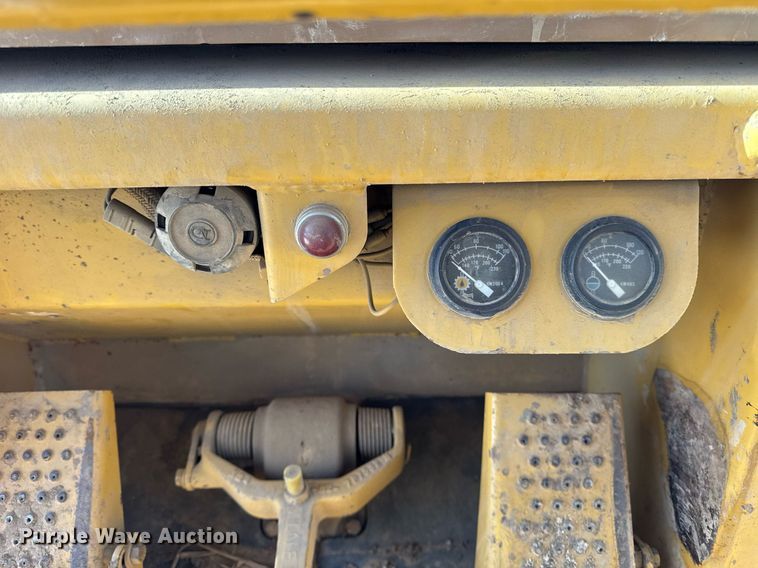 image for item DH9760 1986 Caterpillar 943 track loader
